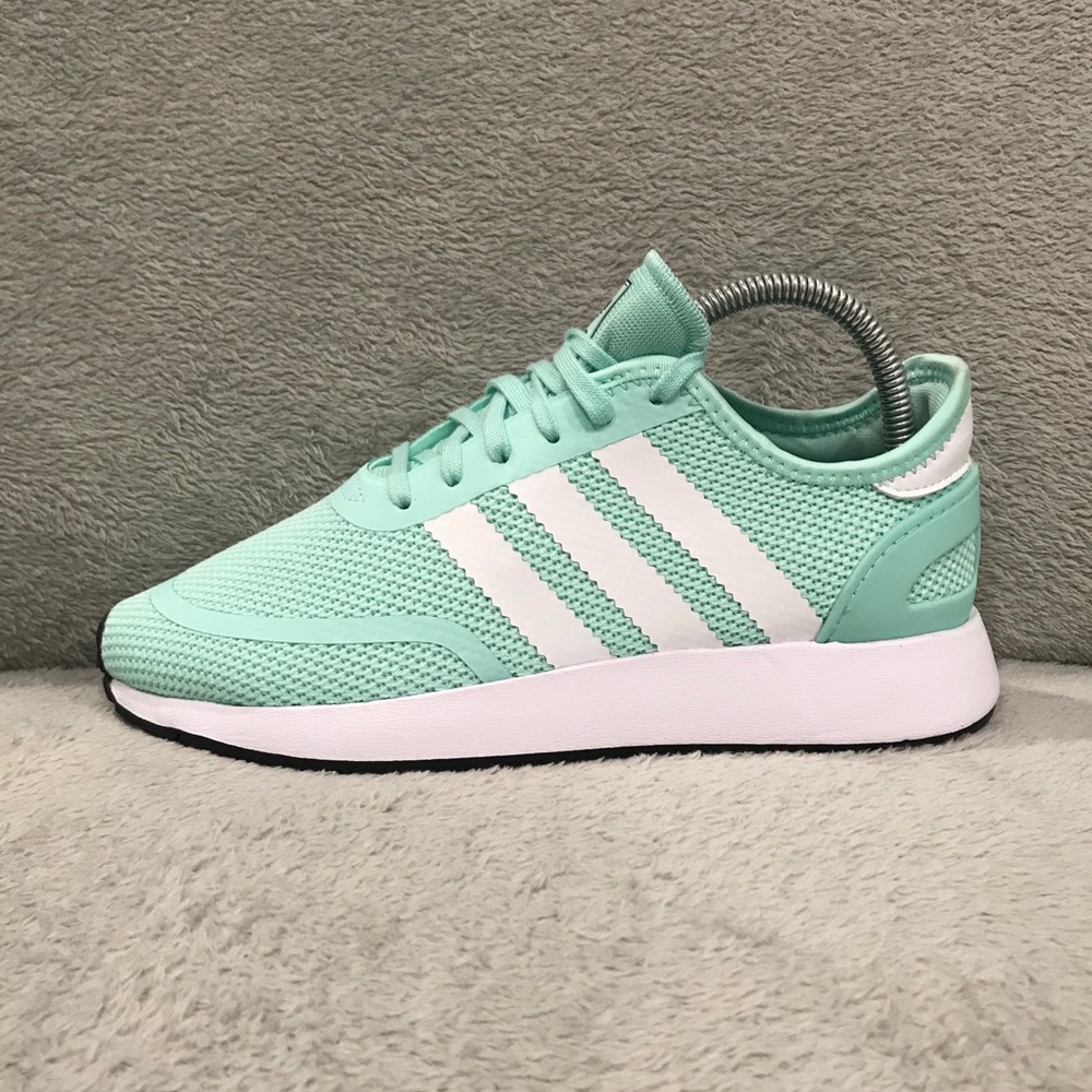 Adidas N-5923 J women size 7.5 néw shoes.